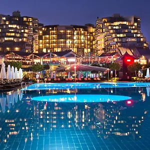 Limak Lara Deluxe & Üdülőközpont